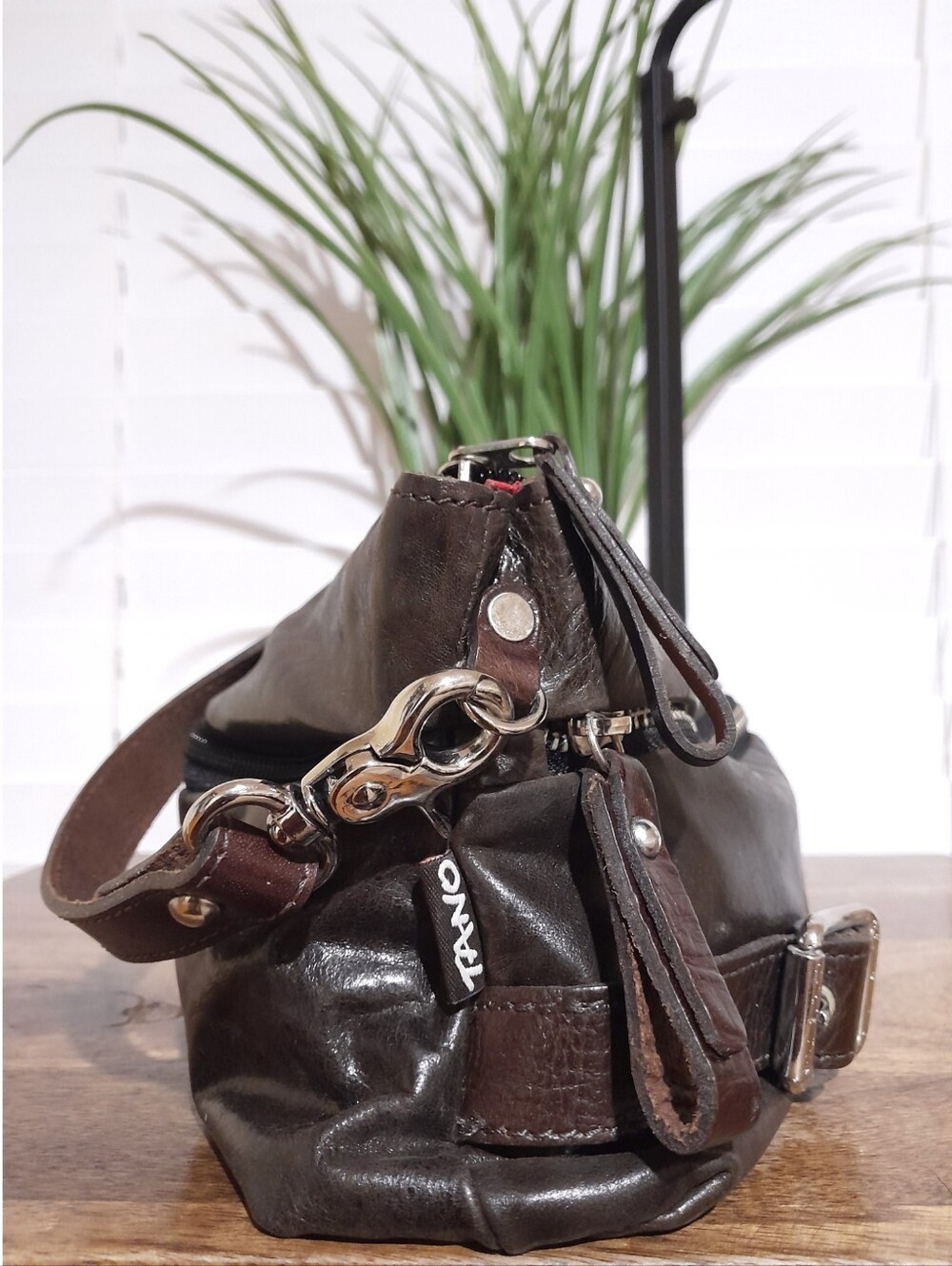 Y2k soft leather brown boho slouch shoulder bag medium size Tano brand